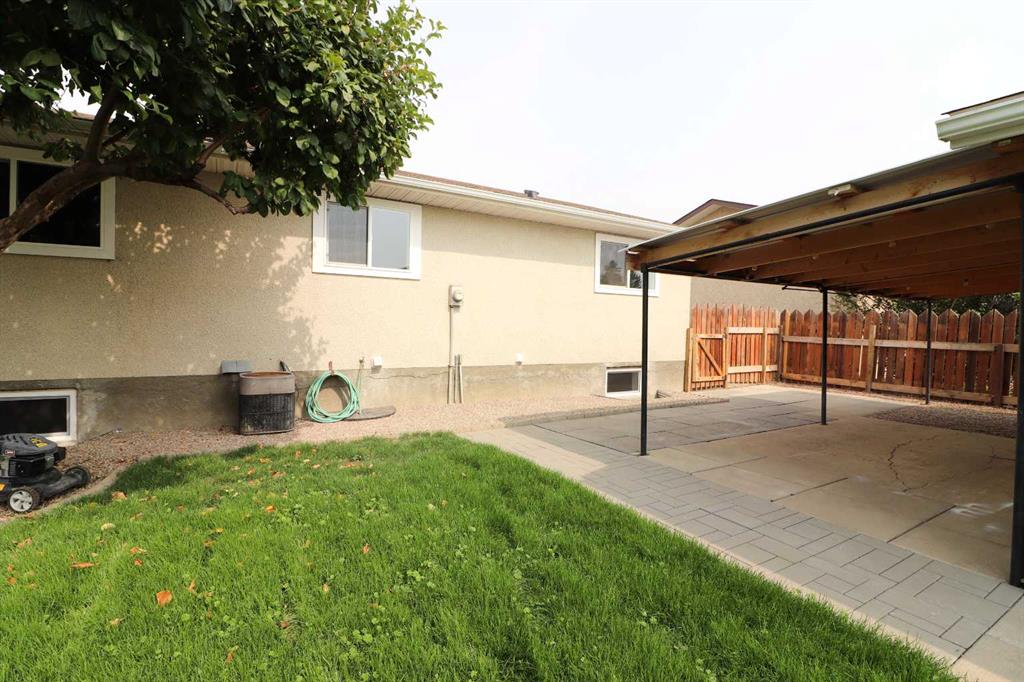 35 Ewart Crescent SE