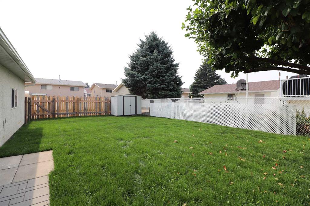 35 Ewart Crescent SE