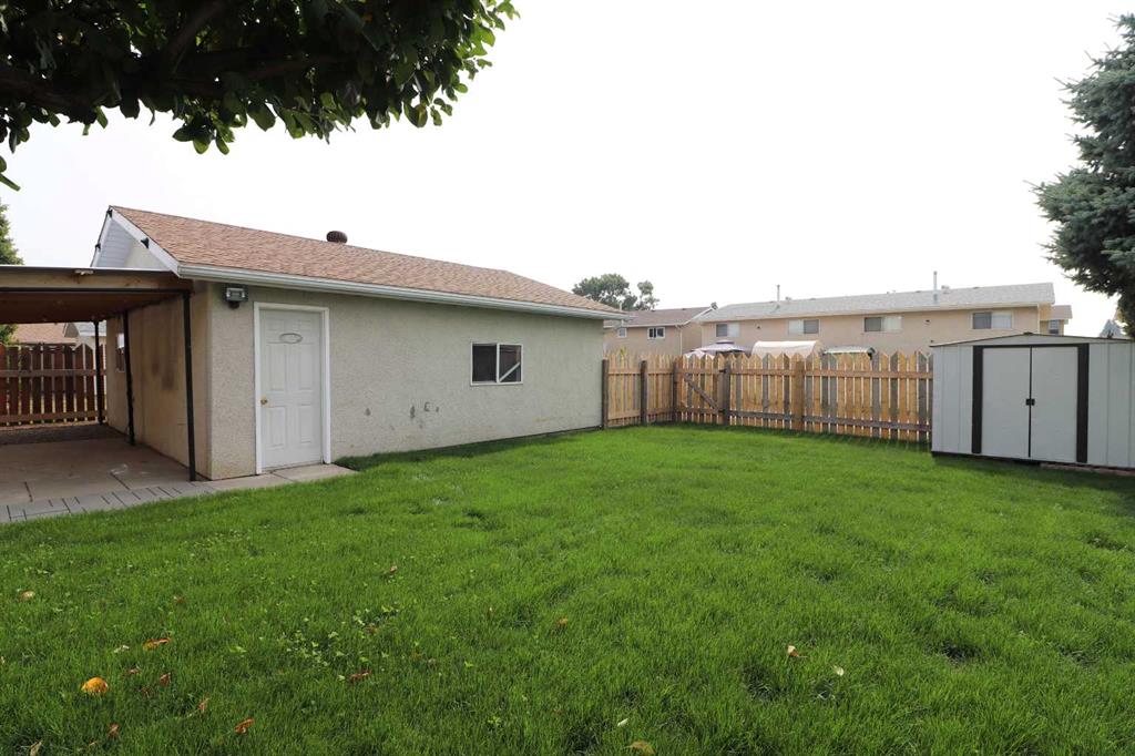 35 Ewart Crescent SE