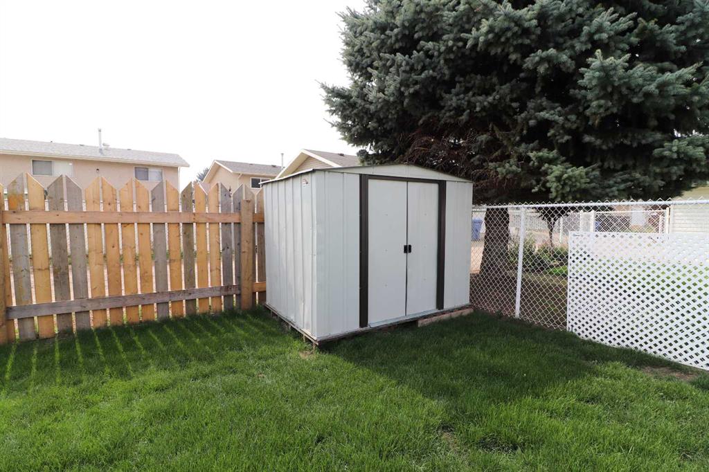 35 Ewart Crescent SE