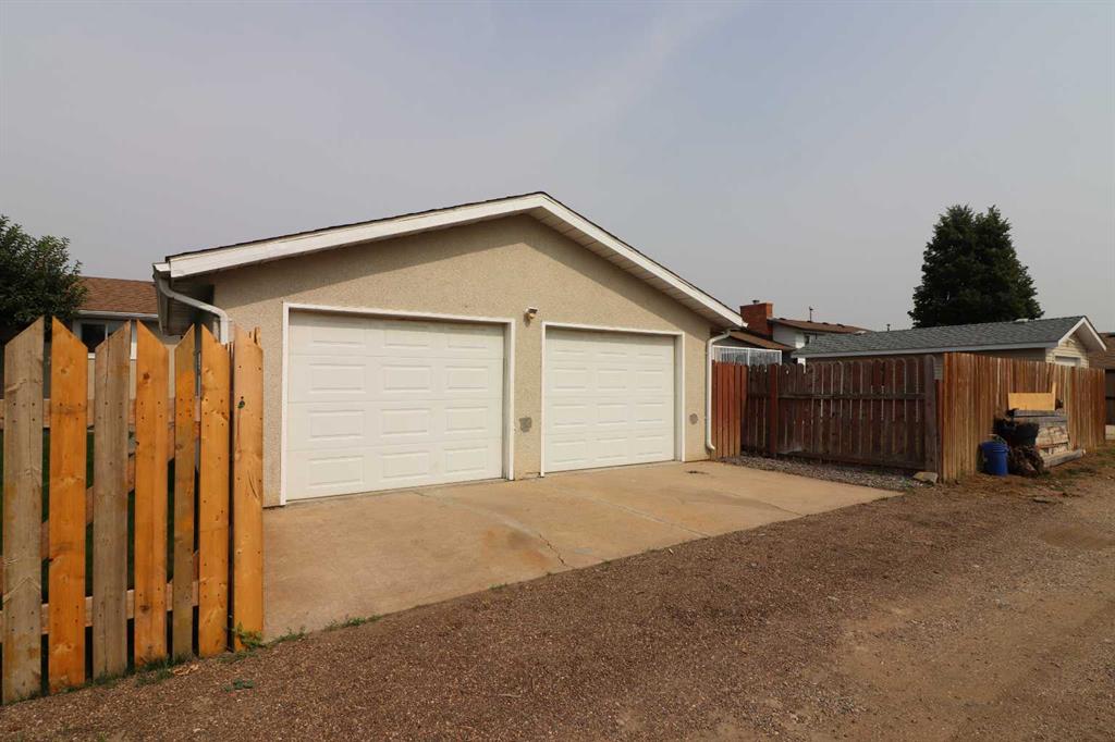 35 Ewart Crescent SE