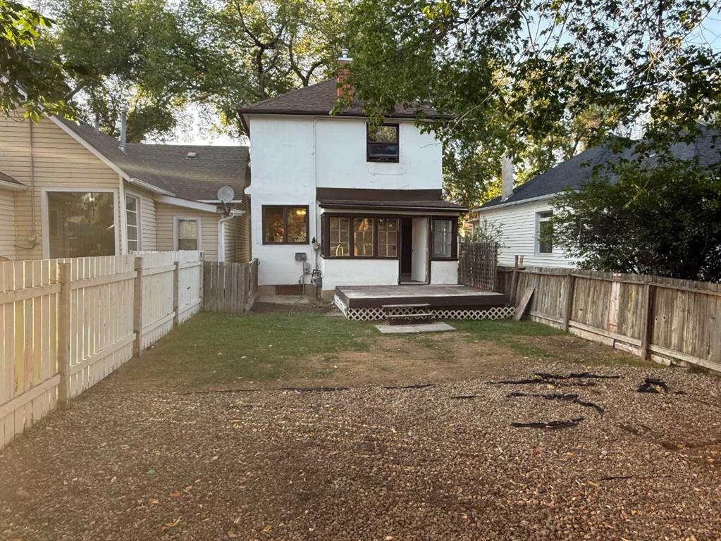 831A 4 Street SE