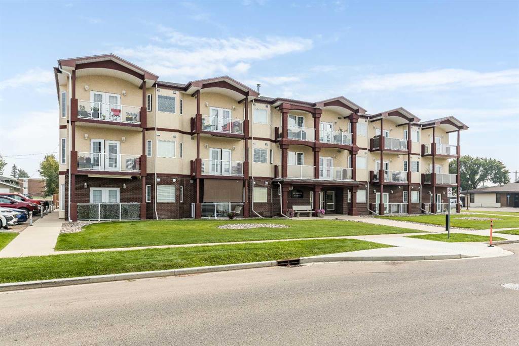 #102 105 Main Street S