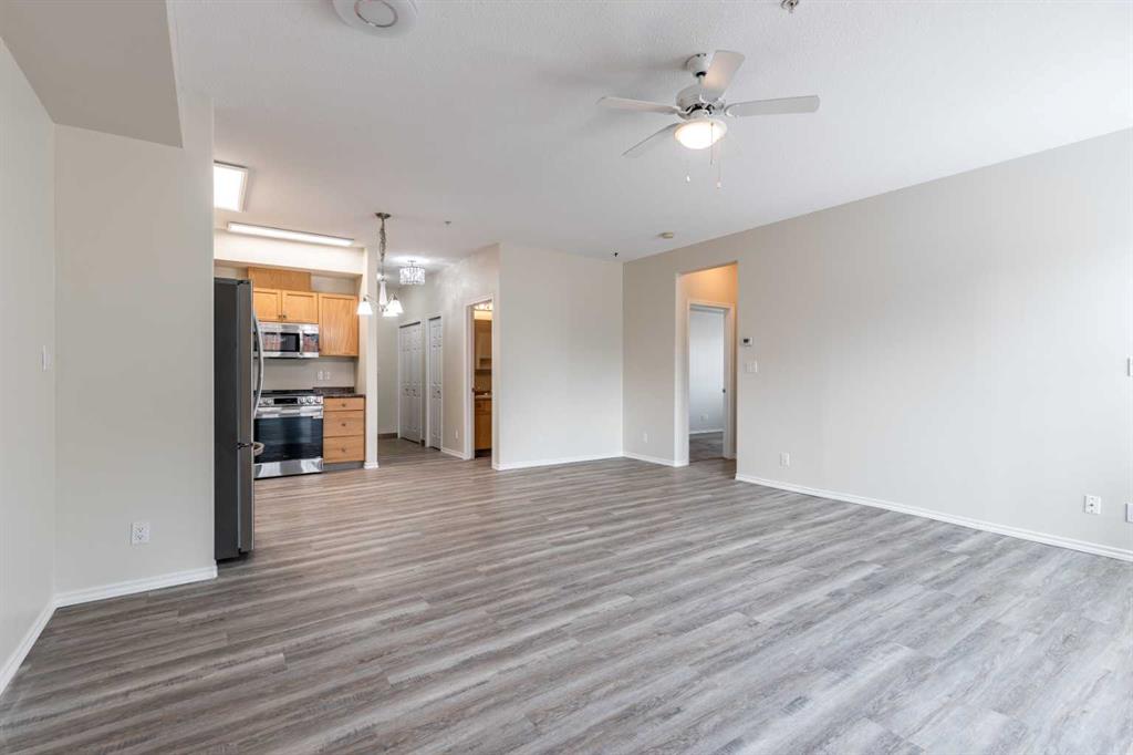 #102 105 Main Street S
