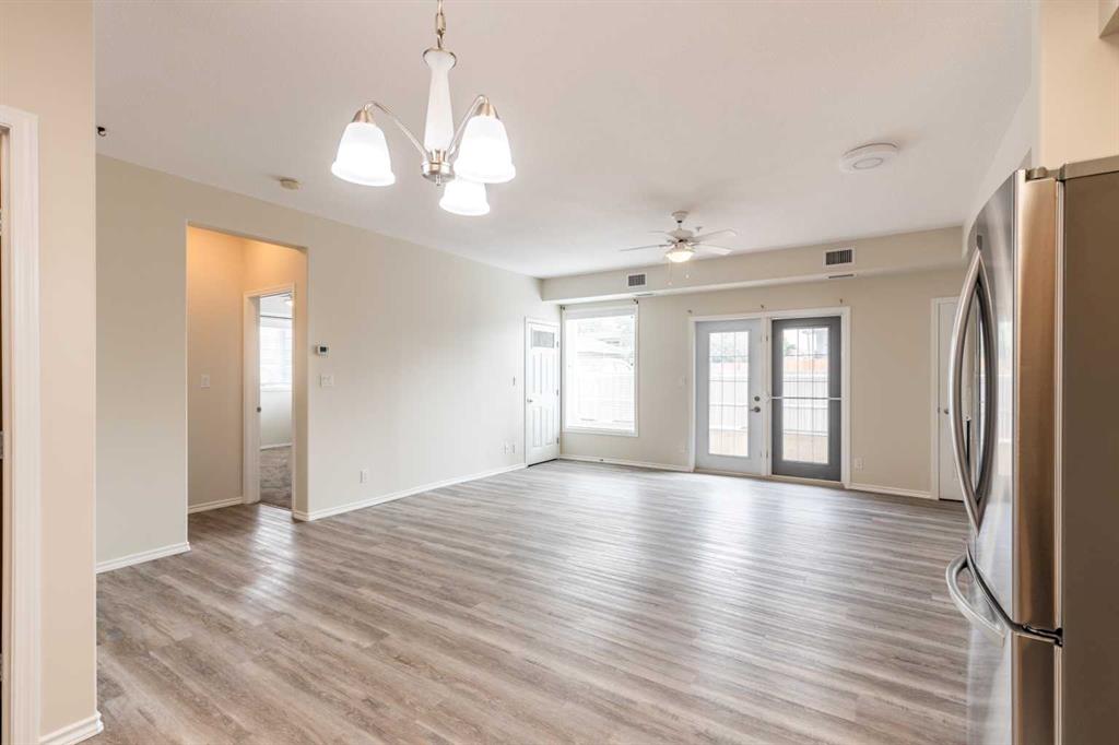 #102 105 Main Street S