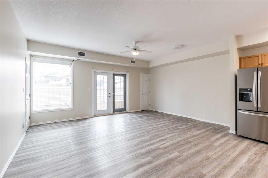 #102 105 Main Street S