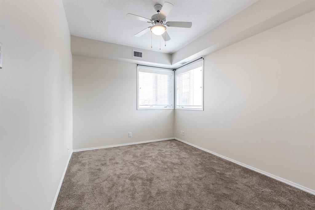 #102 105 Main Street S