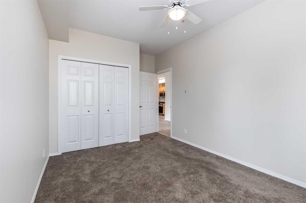 #102 105 Main Street S