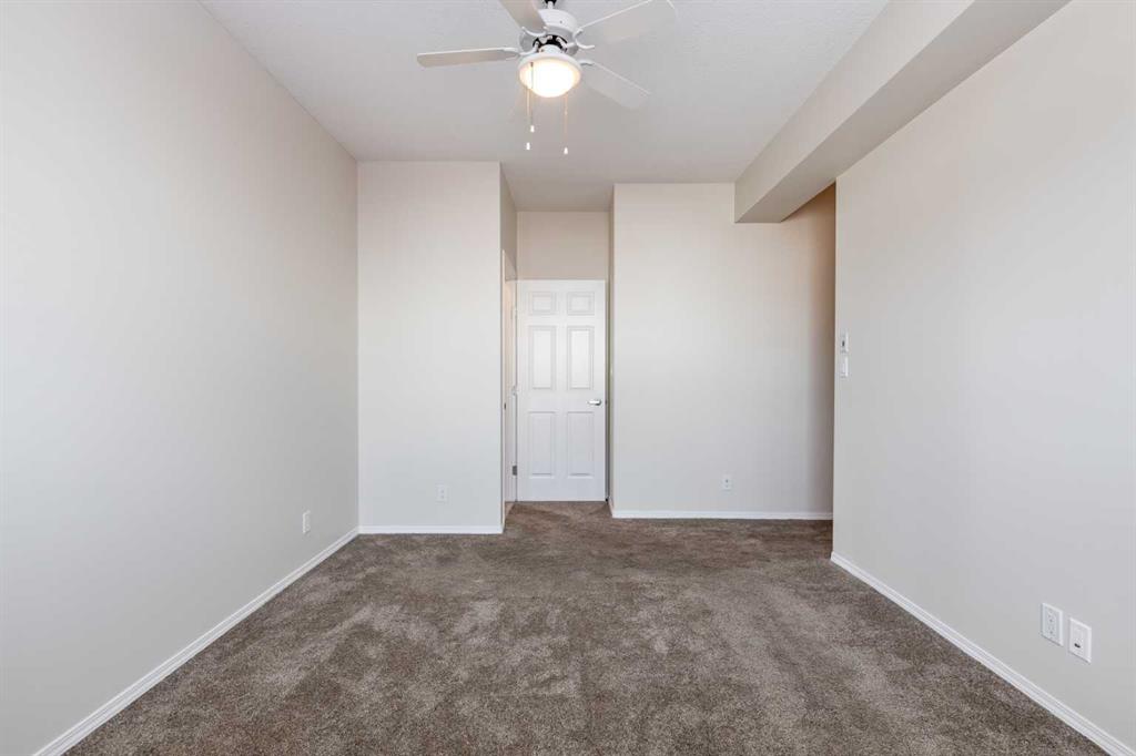 #102 105 Main Street S