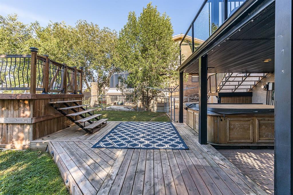 52 Ross Heights Court SE