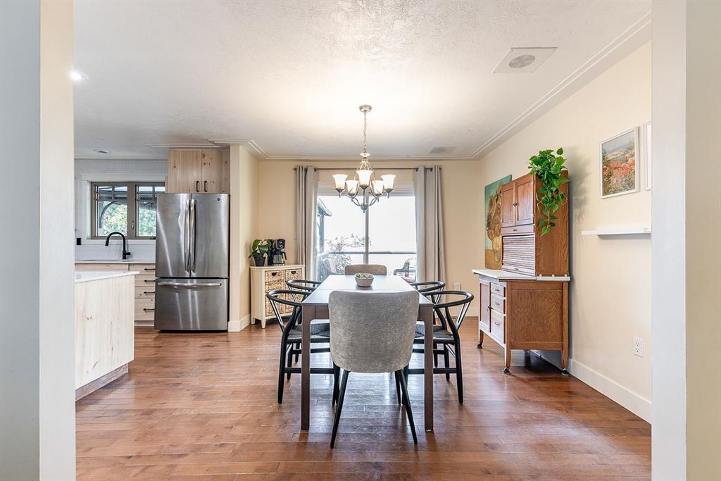 52 Ross Heights Court SE