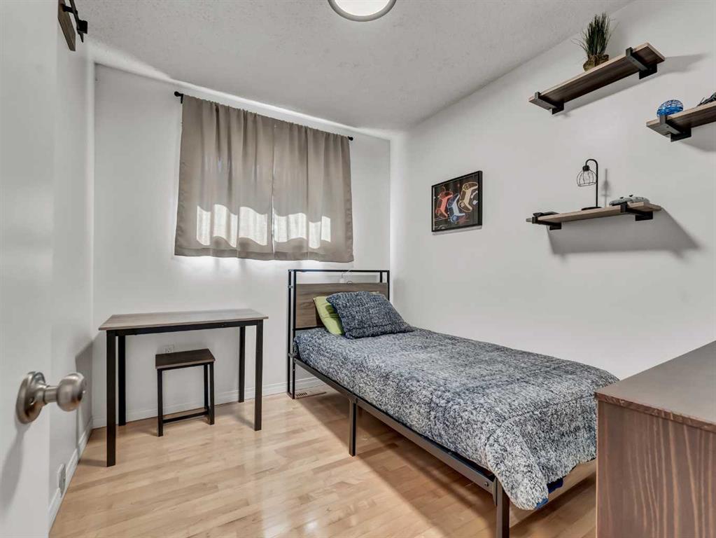 5 Noble Court SW