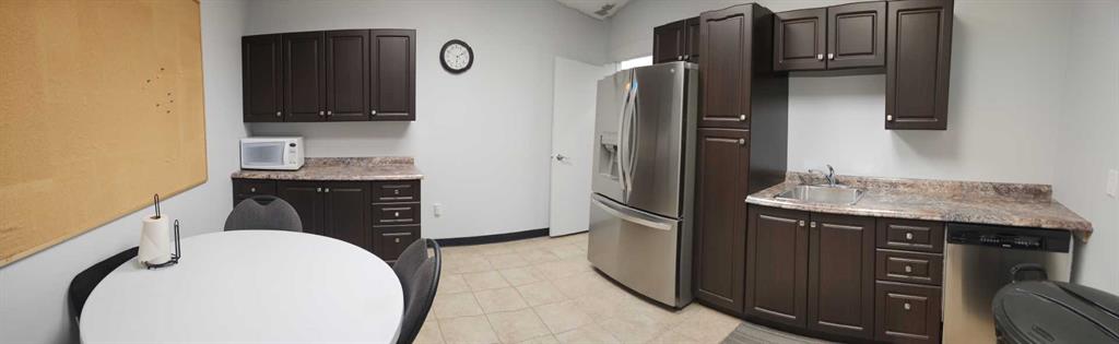#8 40 Strachan Court SE