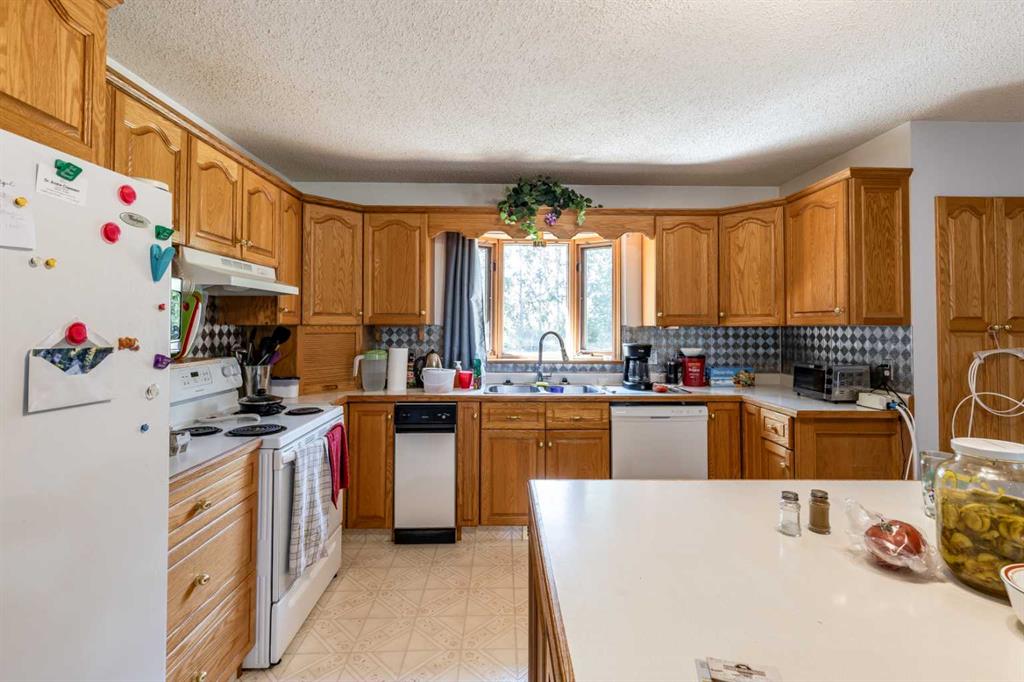 10316 Range Road 75  