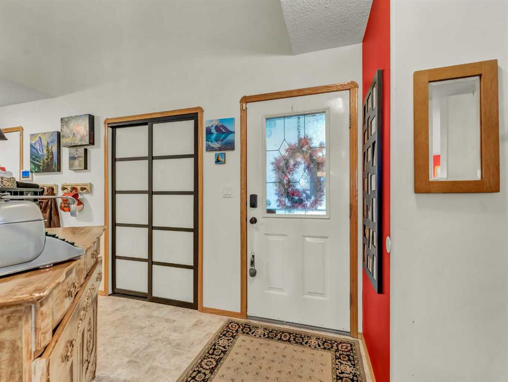 12 Sunrise Court SW