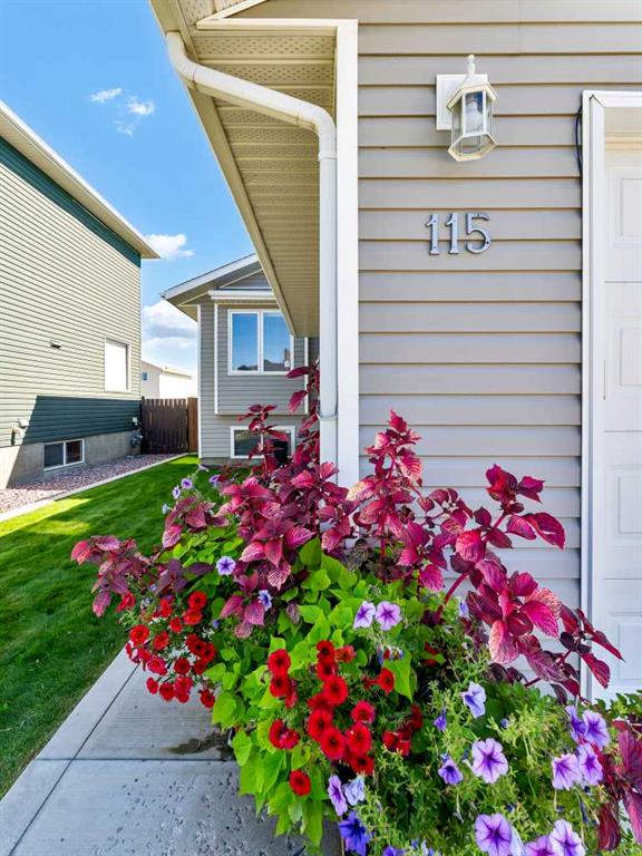 115 Ranchman Place NE
