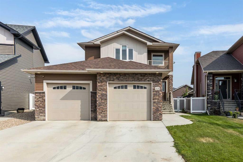 44 Hamptons Crescent SE, Medicine Hat