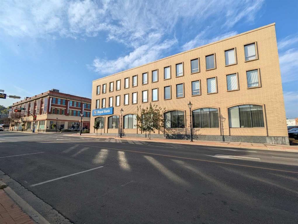 578-580 3 Street SE, Medicine Hat