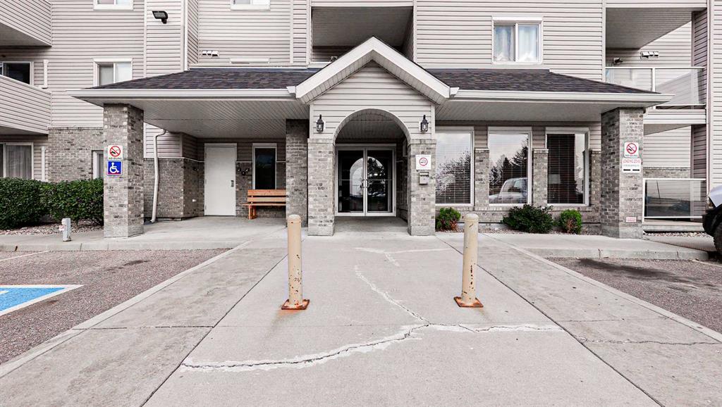 #415 1632 Saamis Drive NW, Medicine Hat