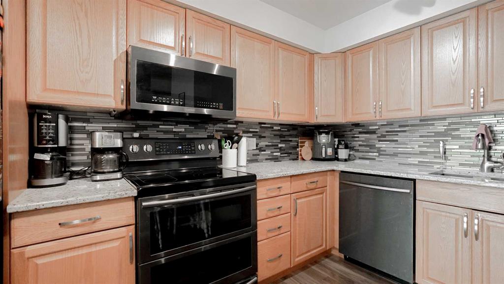 #415 1632 Saamis Drive NW