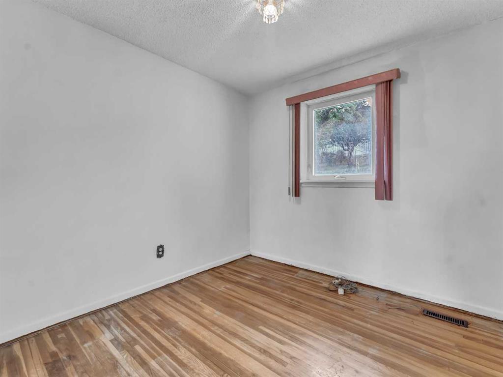 3 2 Street SE