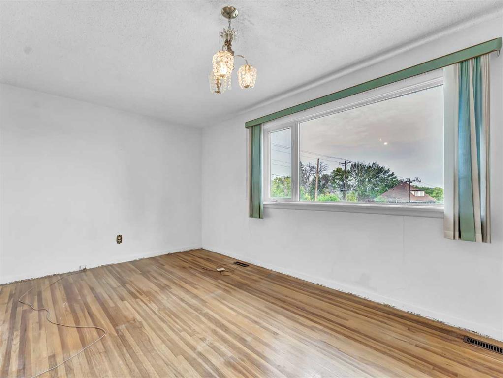 3 2 Street SE