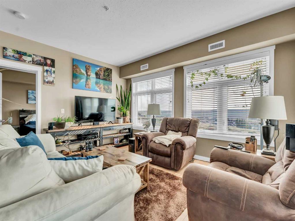 #221 19 Terrace View NE