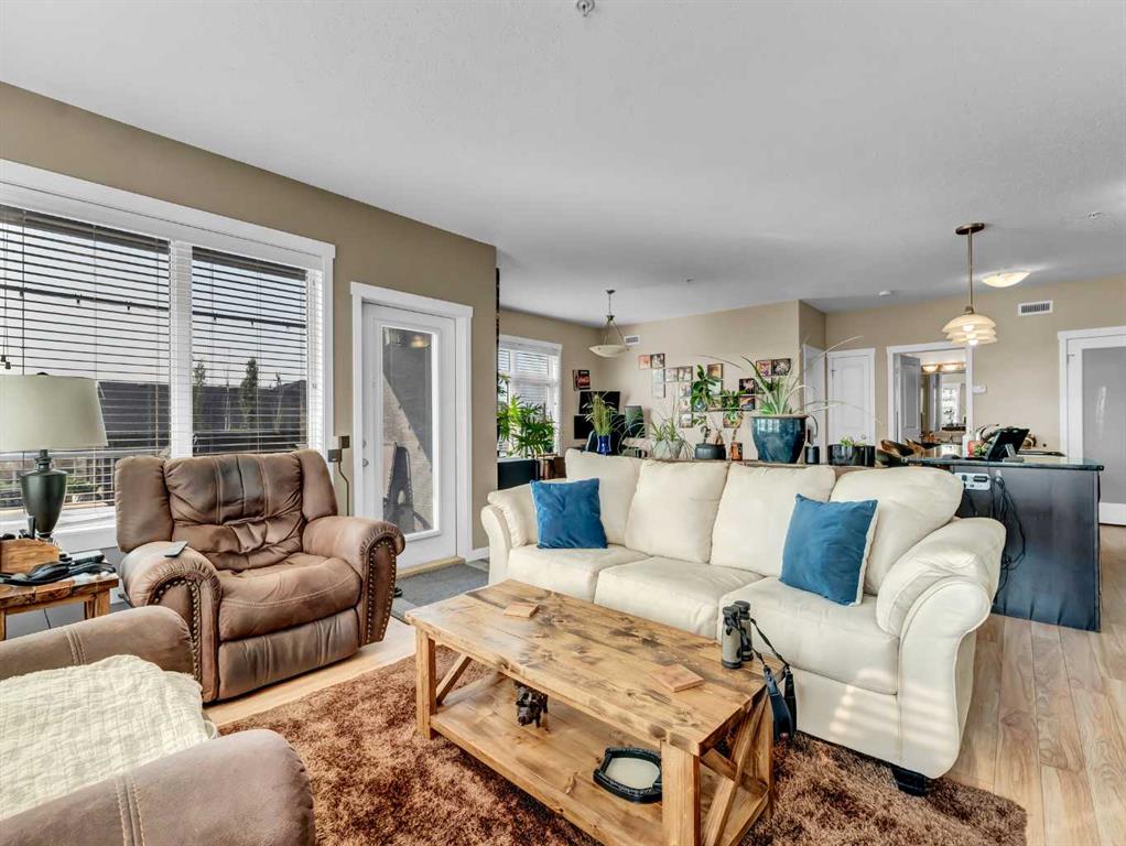 #221 19 Terrace View NE