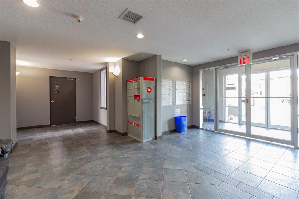 #221 19 Terrace View NE