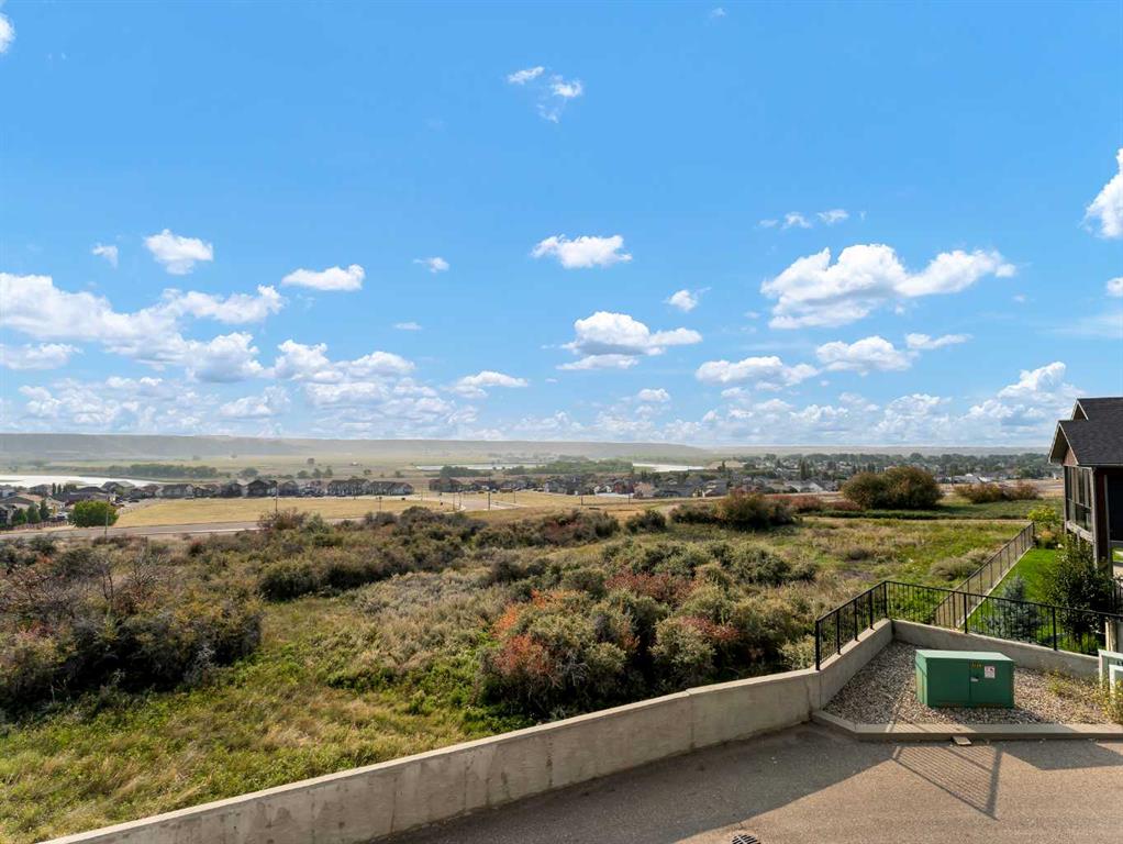 #221 19 Terrace View NE