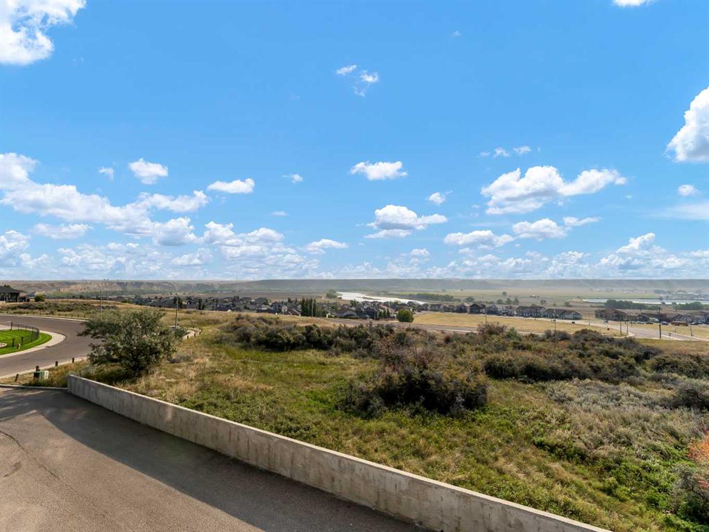 #221 19 Terrace View NE