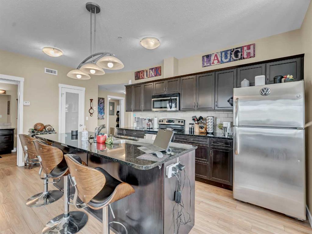 #221 19 Terrace View NE