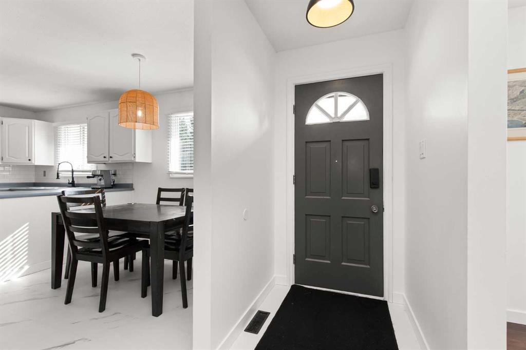 49 Corbitt Way SE