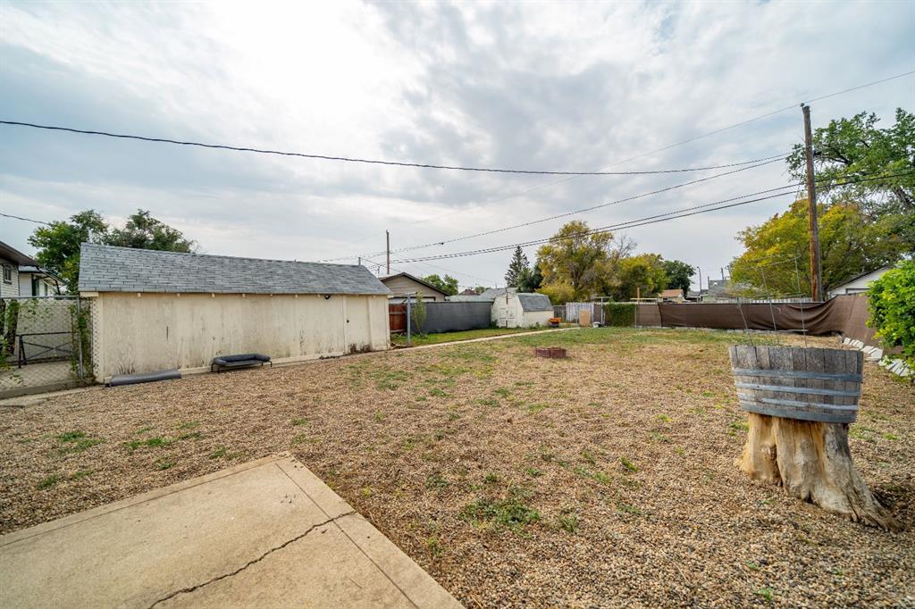 316 2 Street SE