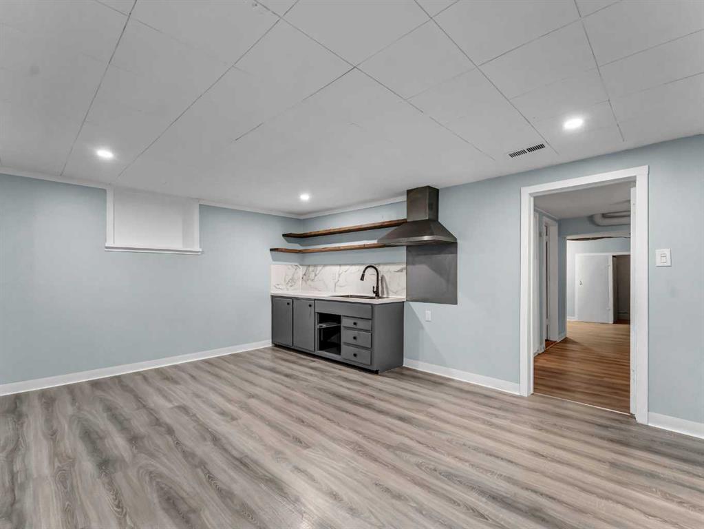 11 1 Street SE
