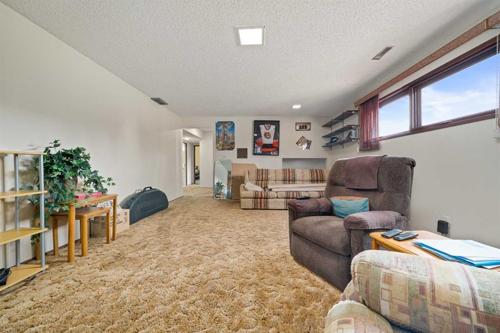72 Rossmere Way SE