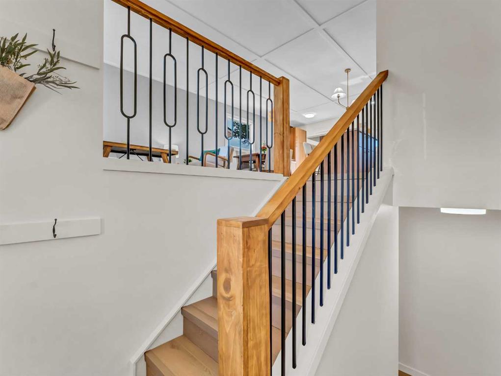27 East Glen Street SE