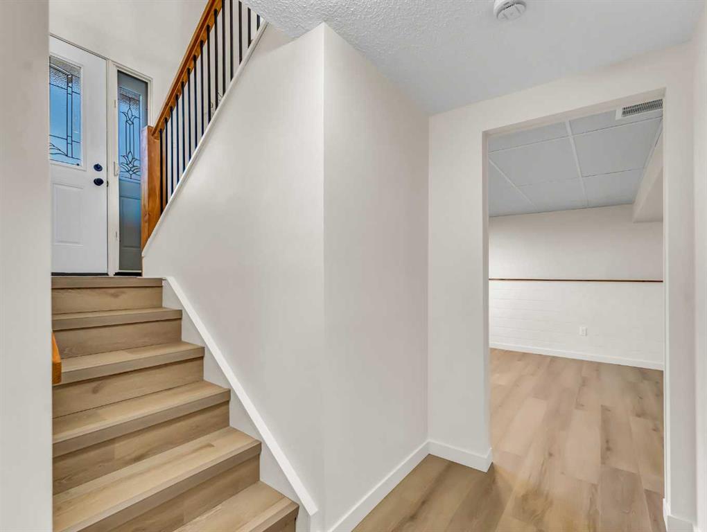 27 East Glen Street SE