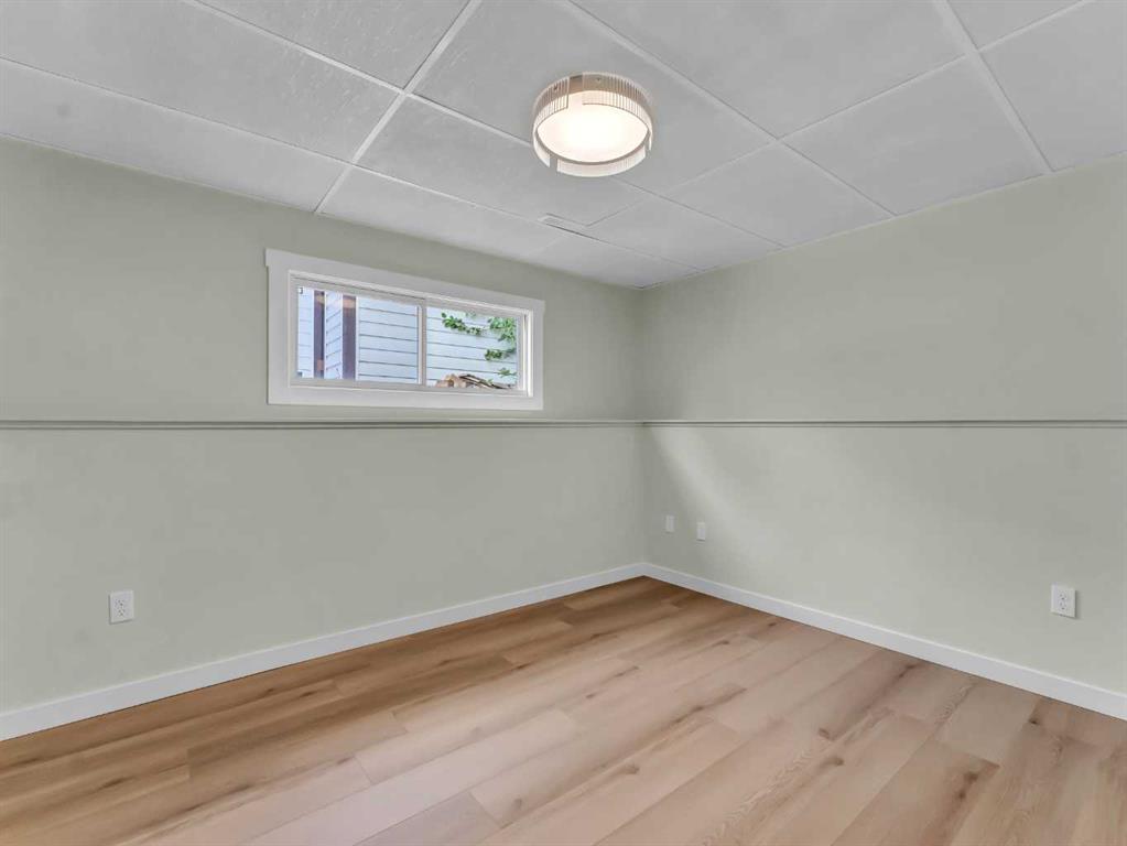 27 East Glen Street SE