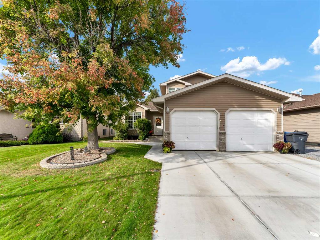 16 Storrs Crescent SE, Medicine Hat