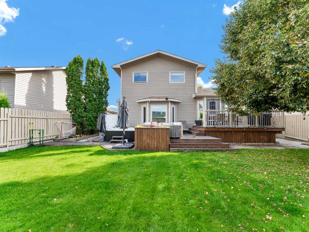 16 Storrs Crescent SE
