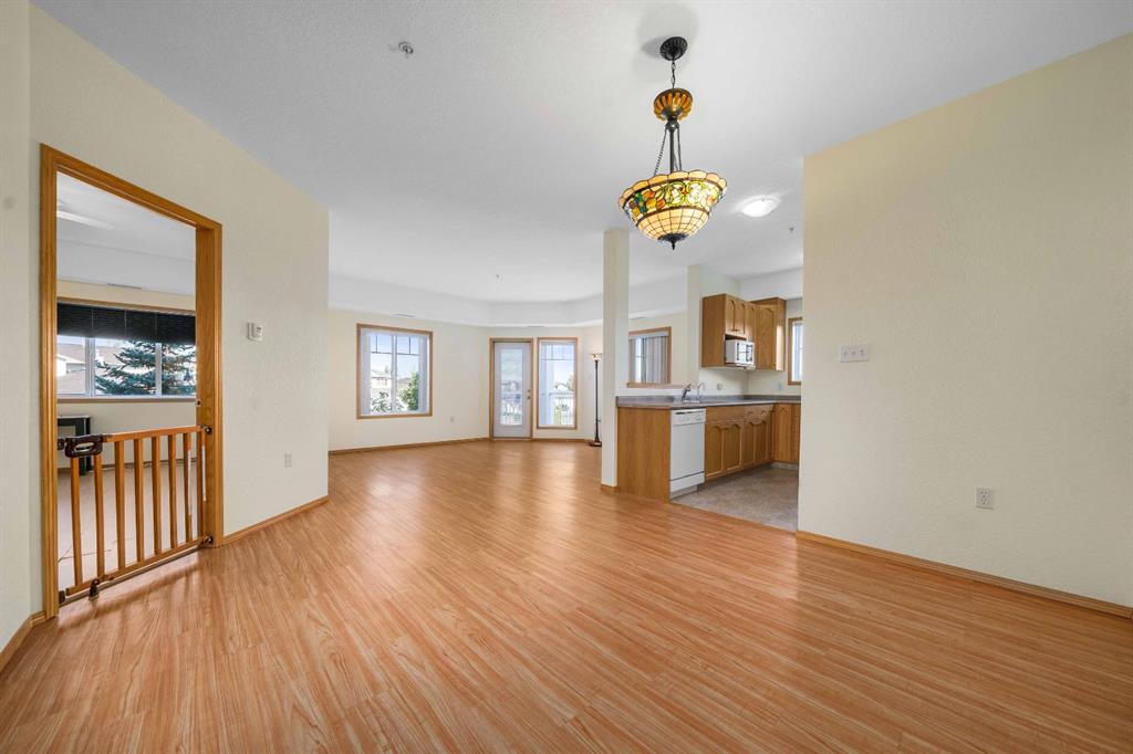 #210 194 Sunrise Circle SW