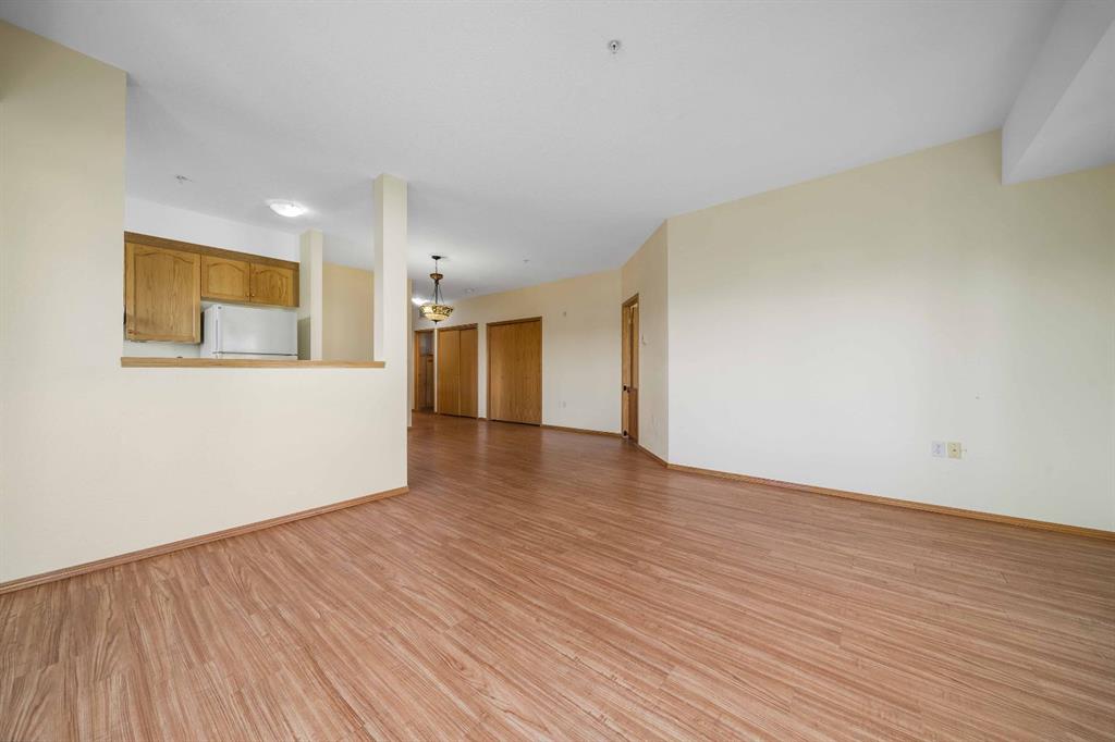 #210 194 Sunrise Circle SW