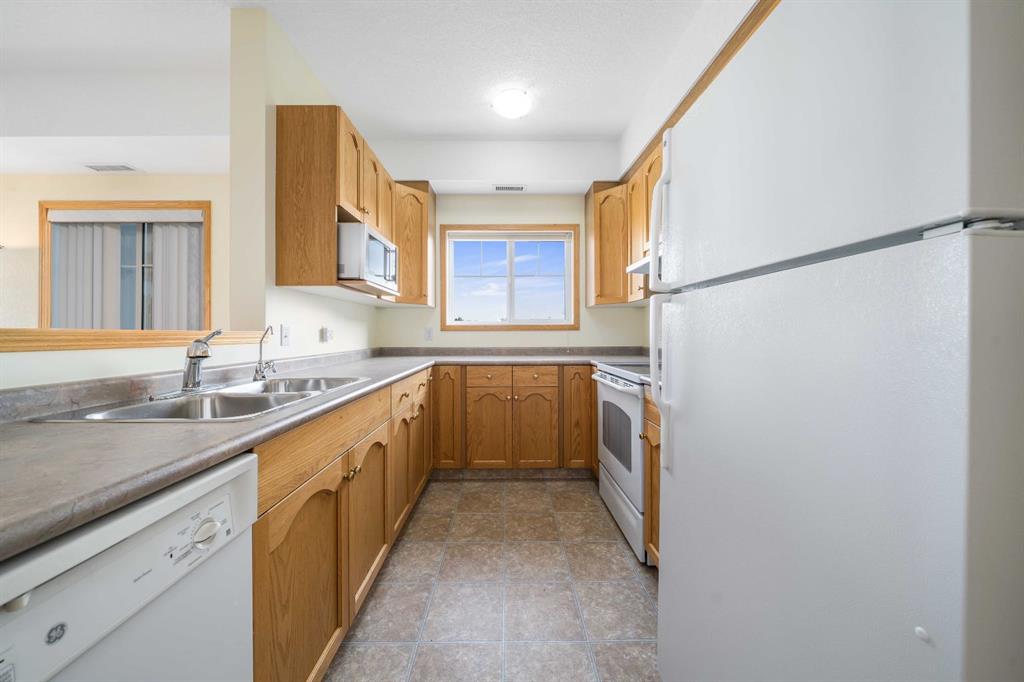 #210 194 Sunrise Circle SW