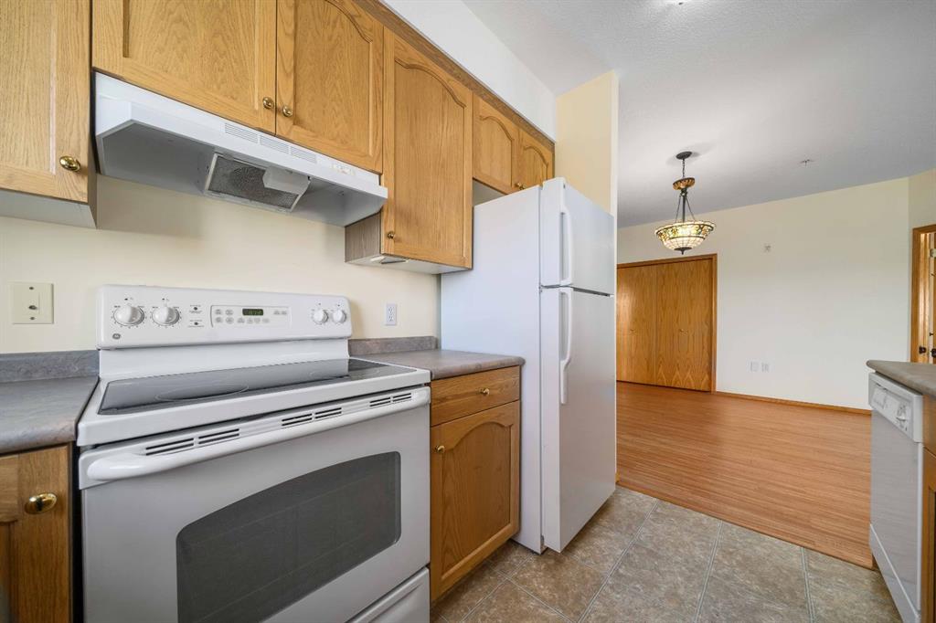 #210 194 Sunrise Circle SW