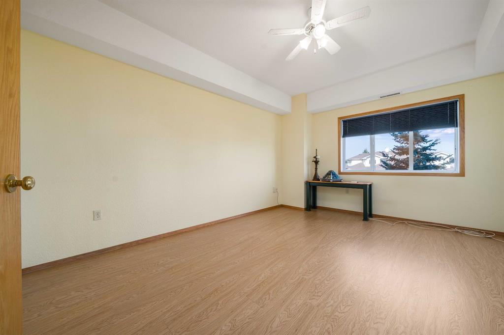 #210 194 Sunrise Circle SW