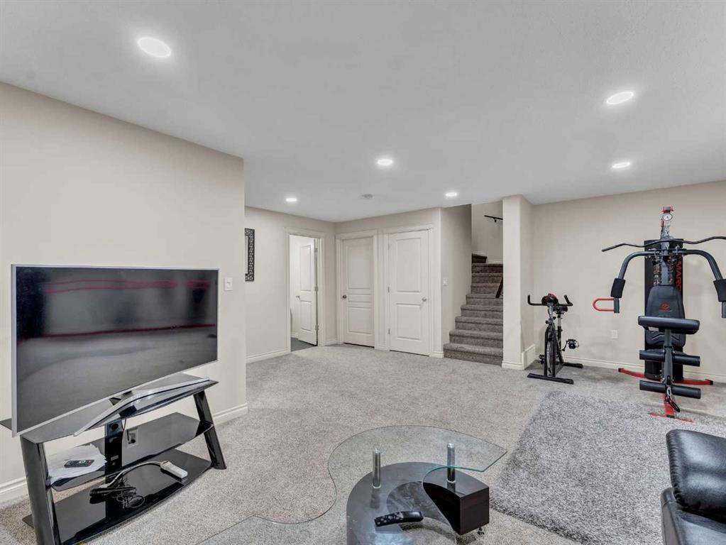 592 Vista Drive SE