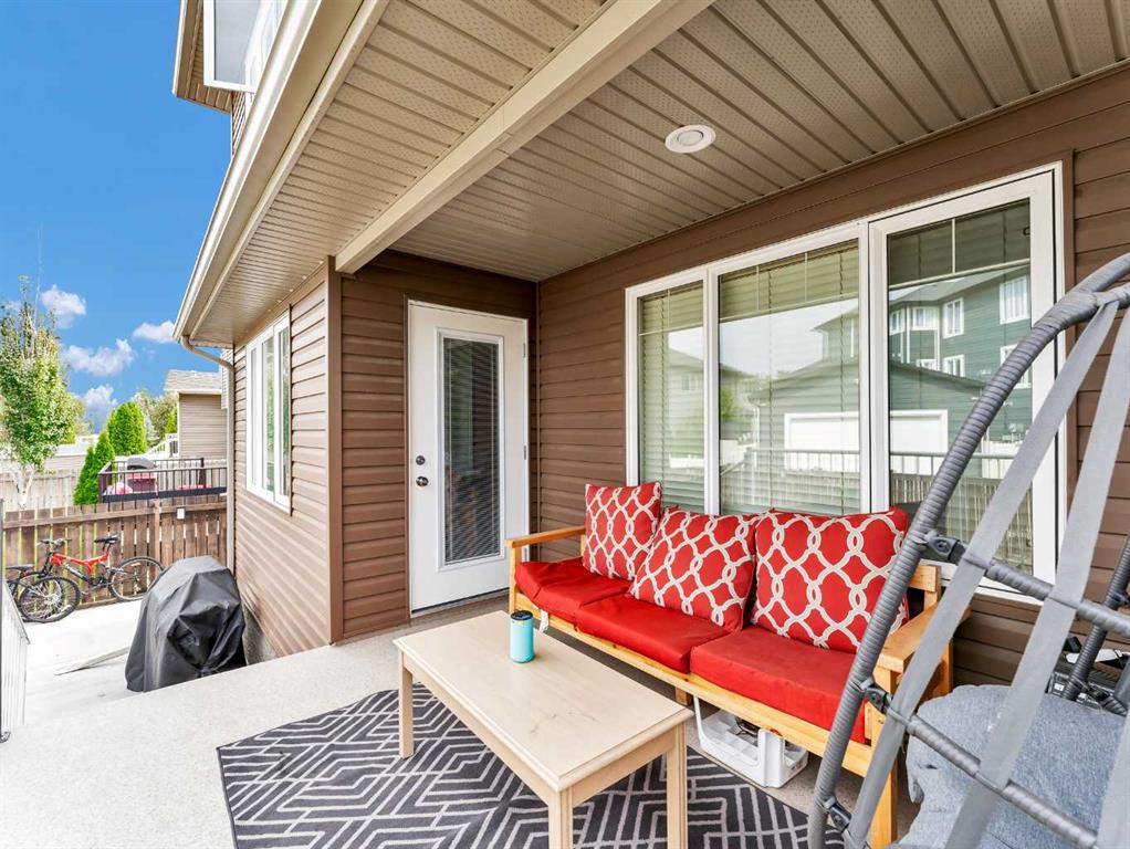592 Vista Drive SE