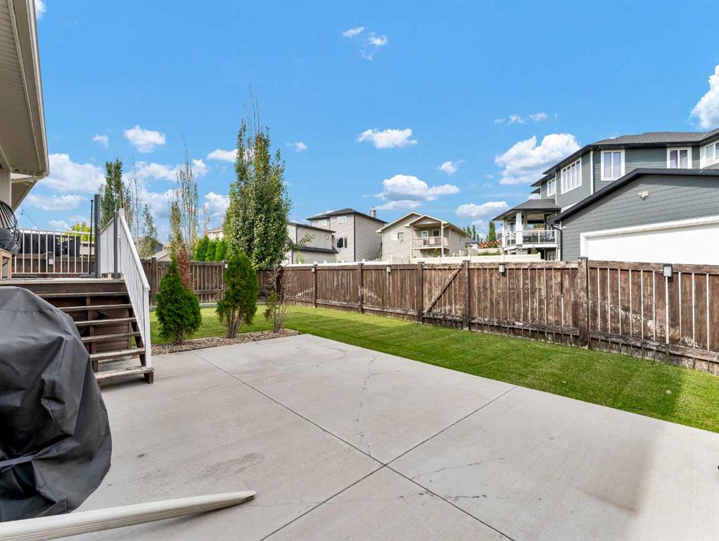 592 Vista Drive SE