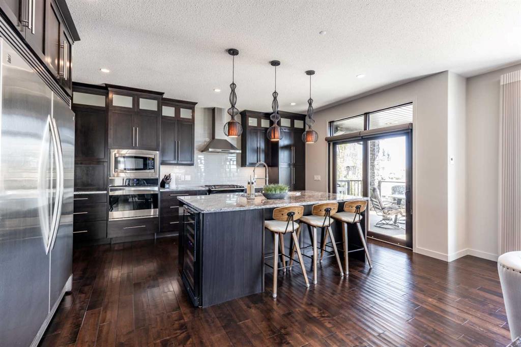 203 Highlands Close 